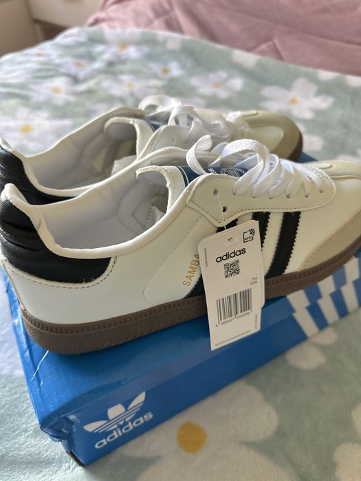 Adidas Samba Preto e branco. Novo na caixa. T42