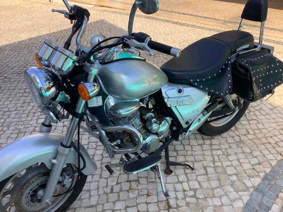 Keeway Superlight 125 – 125cc – Prateada