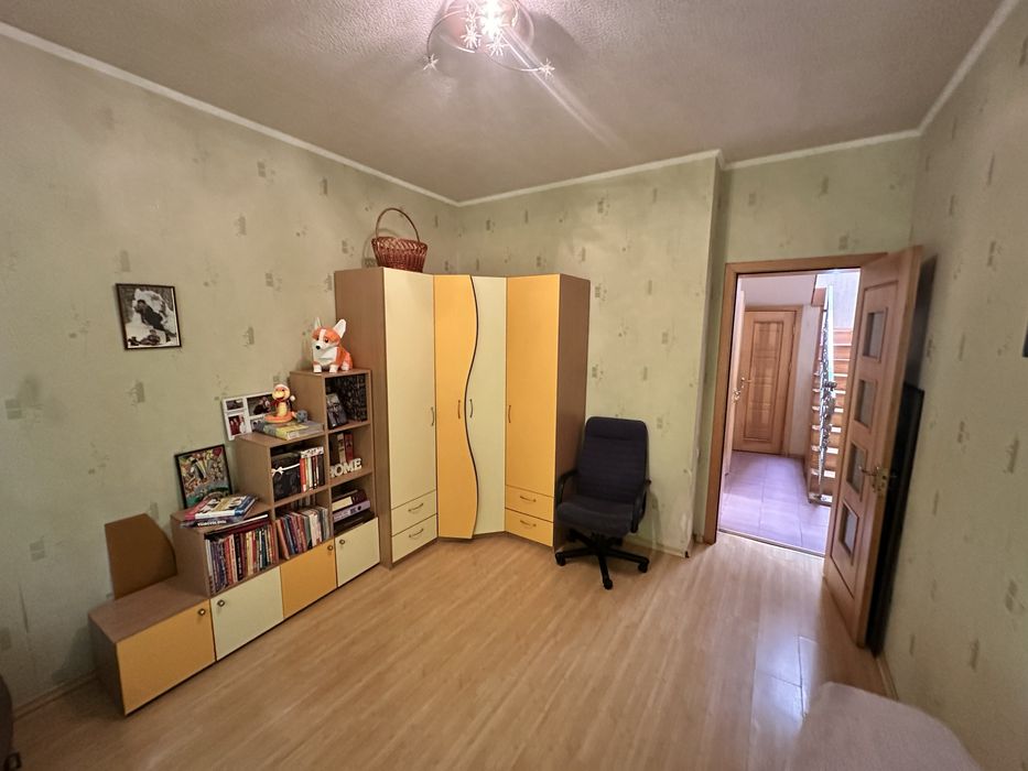 Продаж будинок Ж/М Перемога між Ж/М Сокіл