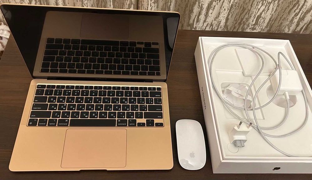 MacBook Air 13 Retina, Gold, 256GB with Apple M1/Аккумулятор 100%