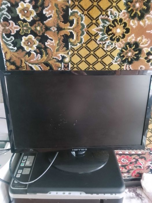 продам   мониторы и  колонки  к ним .