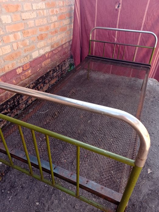 Кровать металева