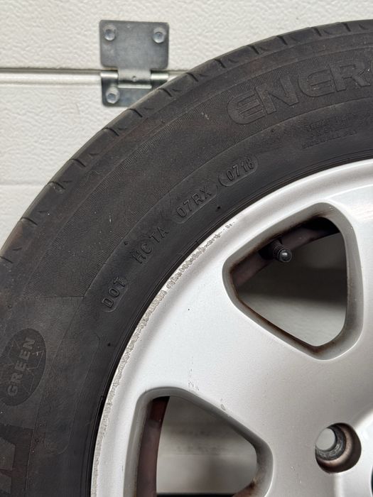 4 Jantes Originais Audi 15” 5x112 ET39 + 2 Pneus Michelin