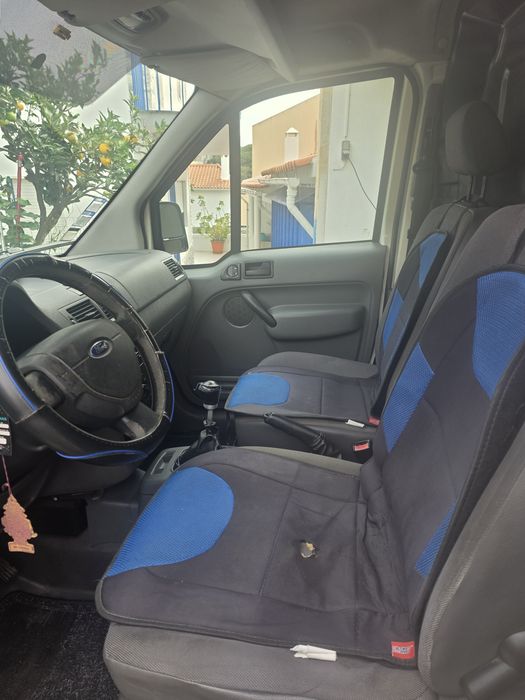 Ford Transit Connect com caixa isotérmica