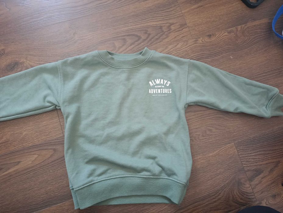 Dwie bluzy dla 4 latka