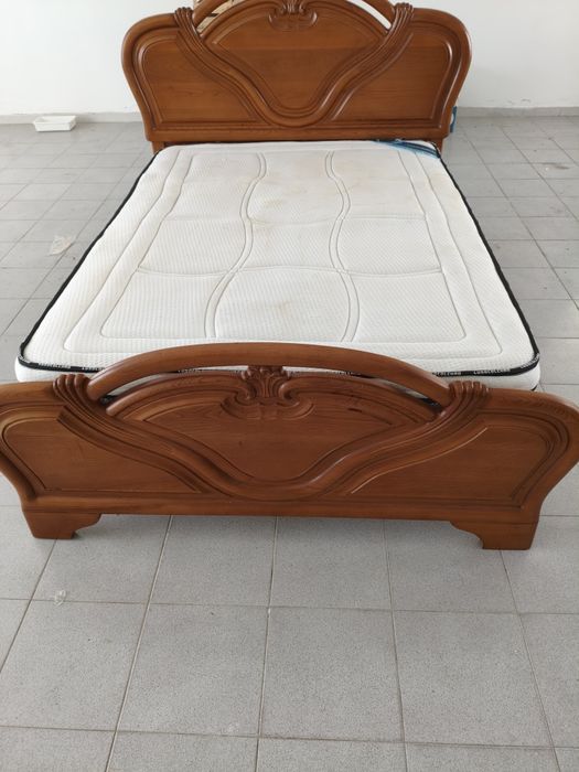 Cama de casal com colchão