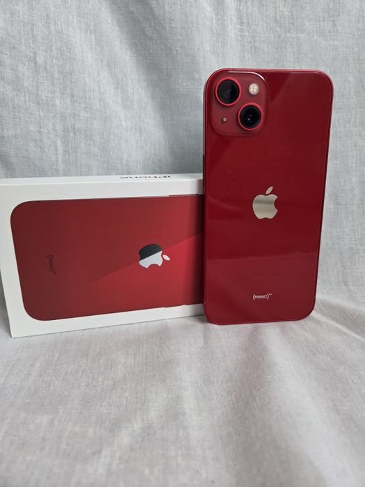IPhone 13 czerwony