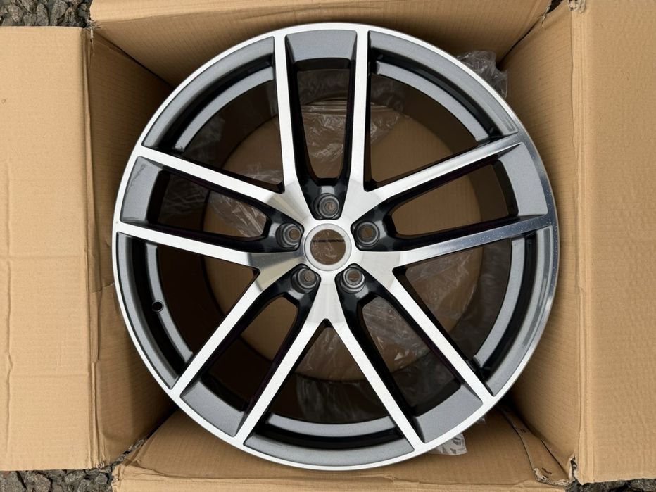 Легкосплавные литые диски R20 5x112 Porsche Macan Порш Макан