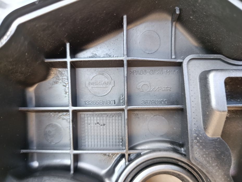 Кришка клапанів 2.2 Nissan X-trail Almera Primera альмера прімера