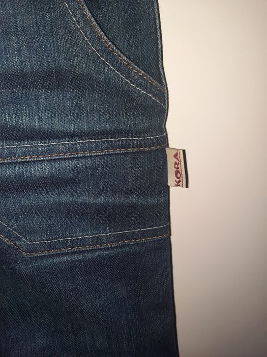 Spodnie jeansowe r.128 na gumce