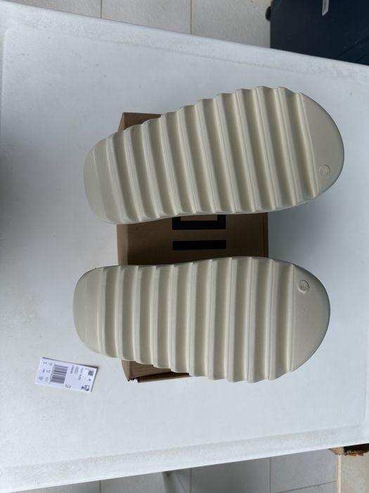 Yezzy slides Bone beige