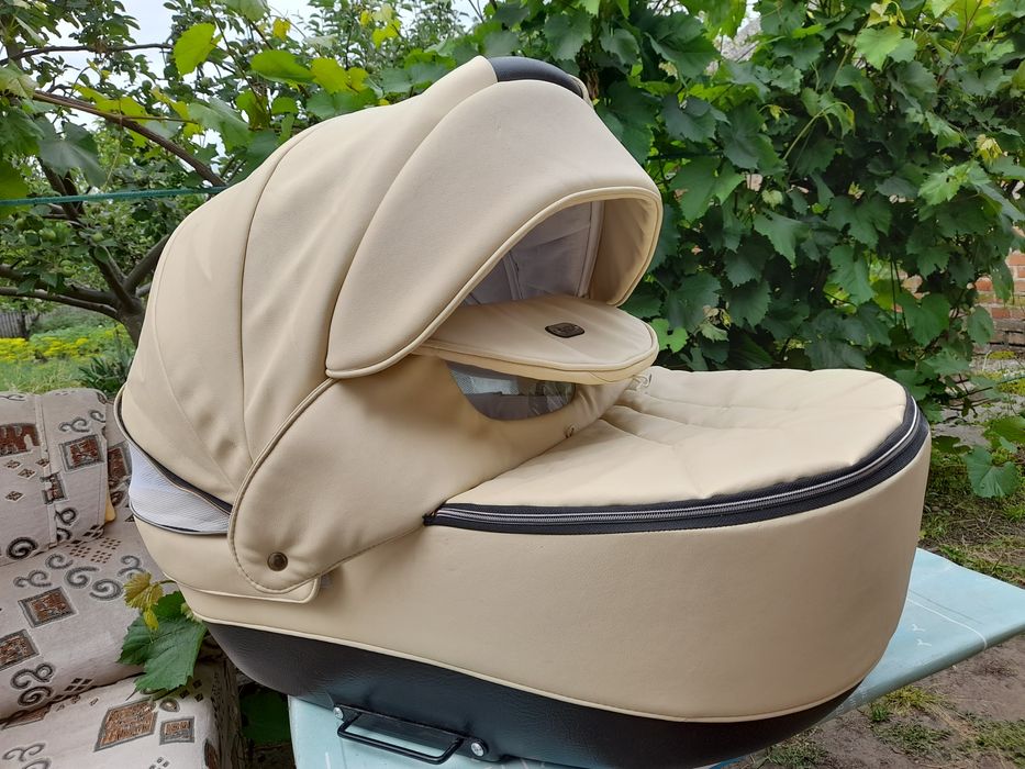 Продам дитячу коляску