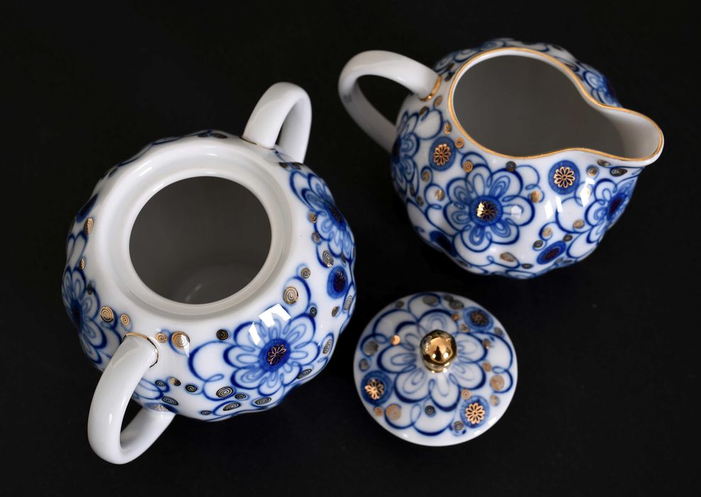 Łomonosow piękny serwis kawowy – ręcznie malowany złocony powój