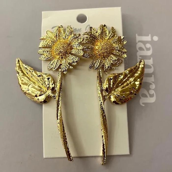 Серьги, серёжки цветок,цветочки,цветы,золотые серёжки гвоздики