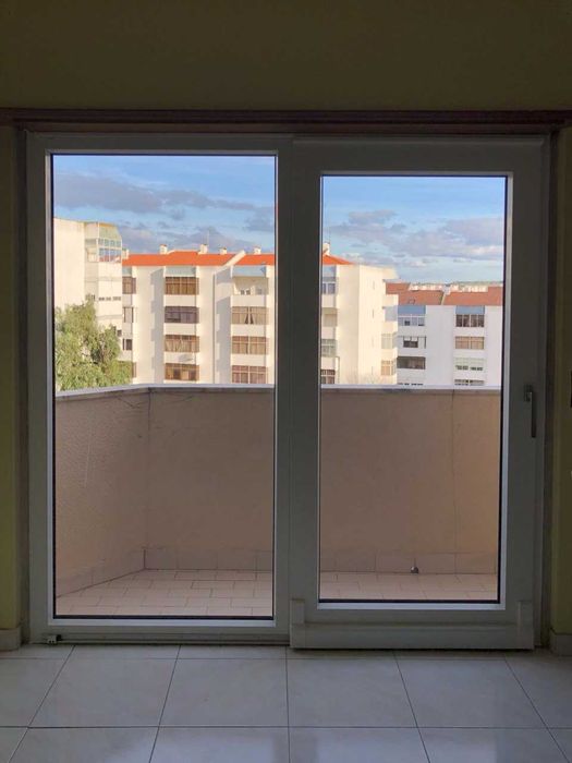 "Vossas Janelas" | Janelas PVC | Portas | Estores | Portadas