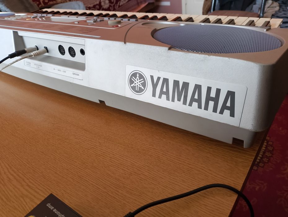 Yamaha PSR 275 keyboard