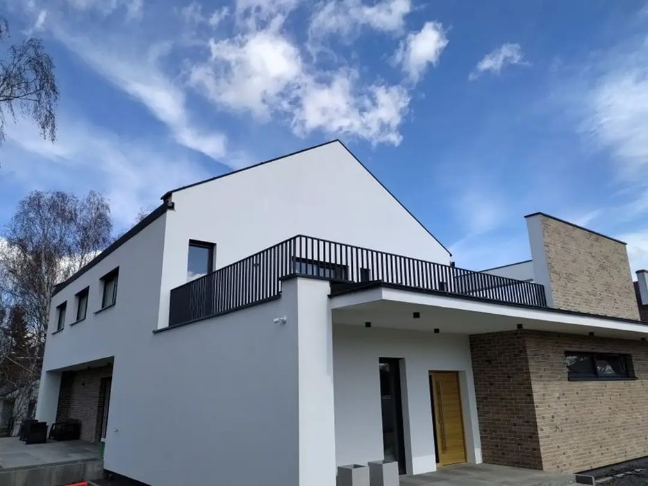 Balustrady, balkony, tarasy, ogrodzenia, bramy, konstrukcje spawane