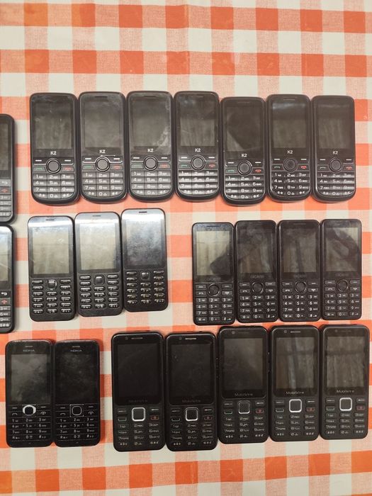 Telemóveis Mobiwire e Nokia