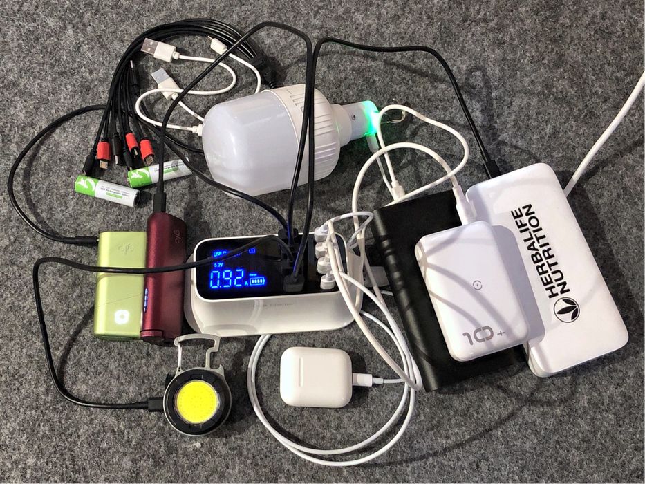 Зарядка на 8 портів 68W USB Type C QC Lightning Адаптер живлення блок