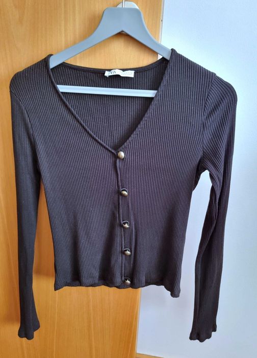 Camisola preta com botões Zara, tamanho S