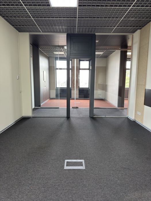 Готовий офіс 495 м² у БЦ Compass, Стрийська - 6 кабінетів + open space
