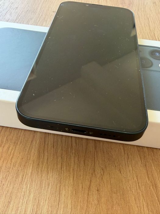 IPhone 13 128GB czarny / 76% kondycji baterii