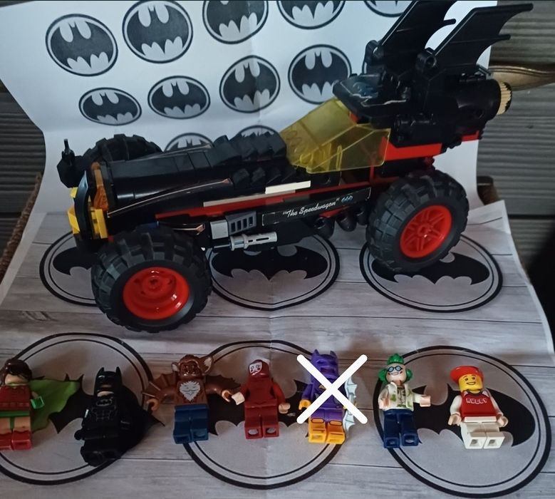 Набір Lego Batman аналог: бетмобіль+фігурки персонажів