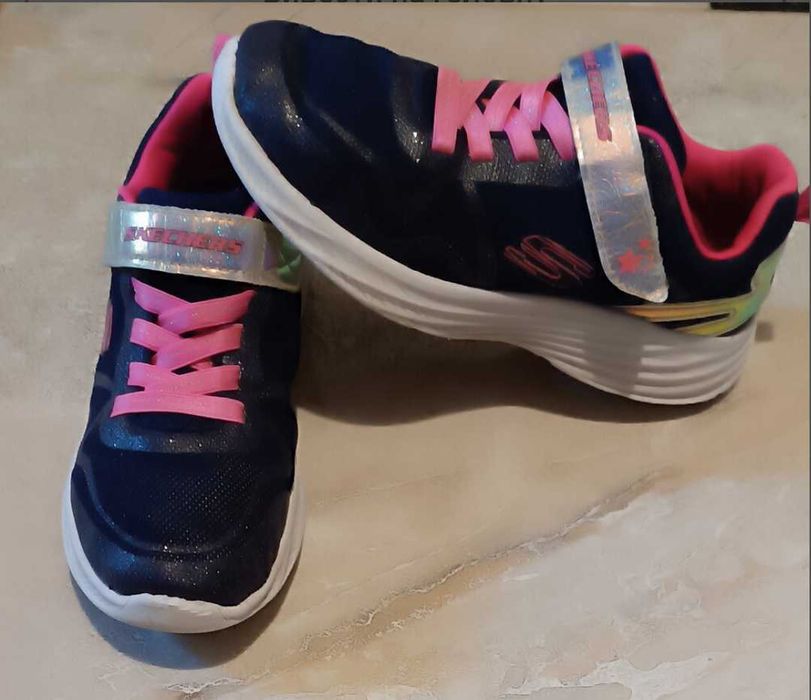 р.33, 21,5см Skechers кросівки для дівчинки