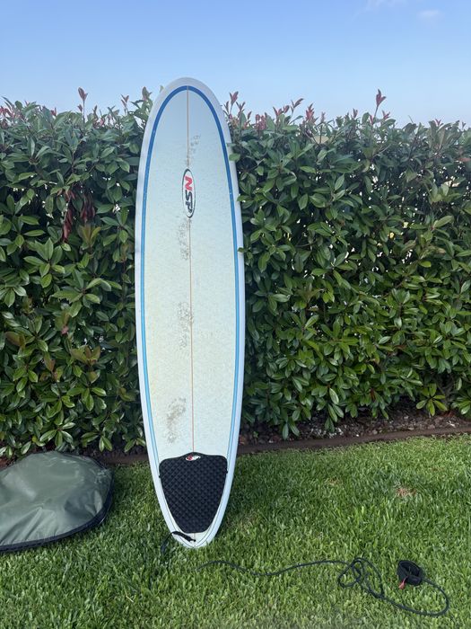 Prancha de surf NSP 7’6 em muito bom estado. Oferta de saco