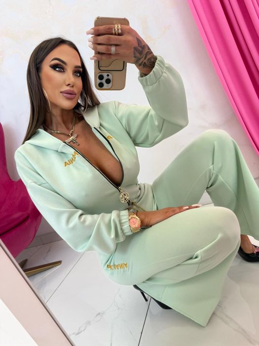 Piękny kombinezon pink mania kolory