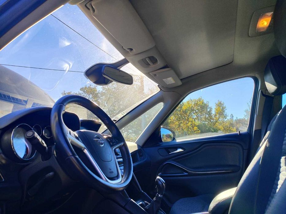 Opel Zafira - venda particular. Km reais.