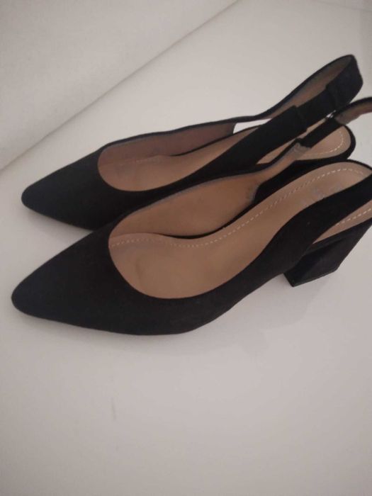 sapatos pretos de Verão