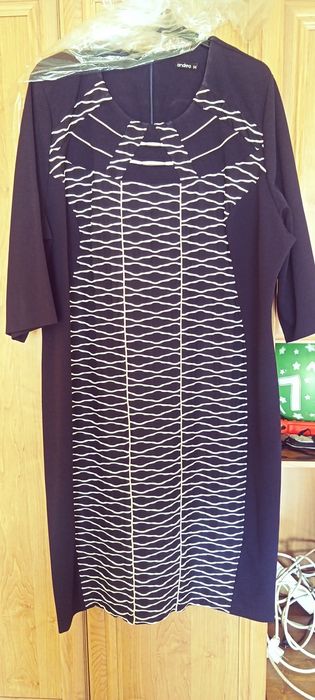 Sukienka z rękawem 3/4