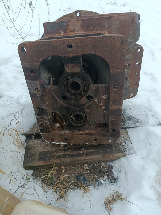 Продам задній міст від ЮМЗ в зборі,знаходеться в Запоріжжі.