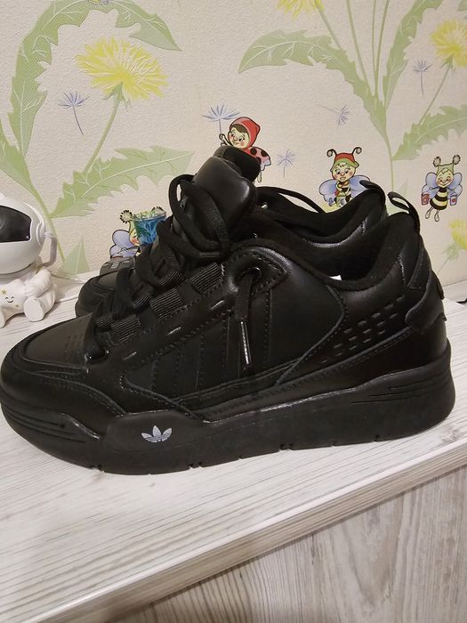 Продам кроссовки кожаные