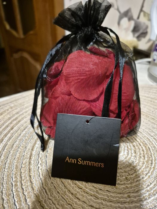 Текстильные лепестки роз