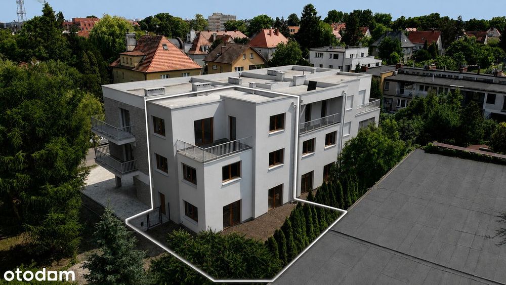 Dom w centrum miasta z ogrodem