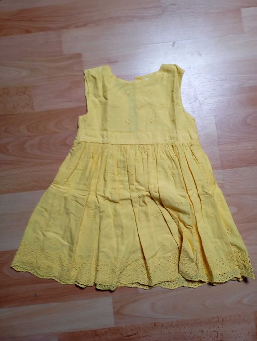 4 vestidos 2/3 anos