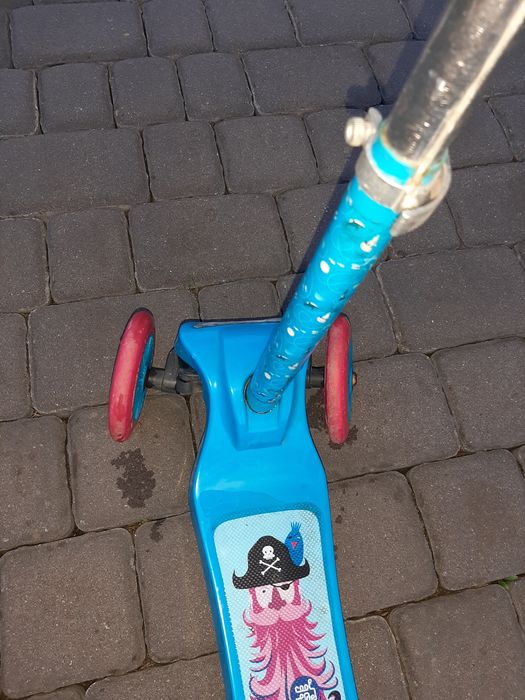 Hulajnoga balansowa trójkołowa