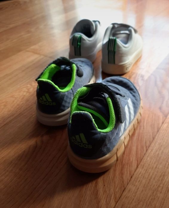 Conjunto de 2 pares de ténis Adidas - tamanhos 22 e 23