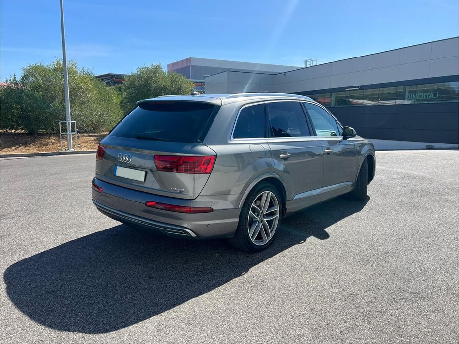 Audi Q7 3.0 E-Tron Tiptronic S-Line