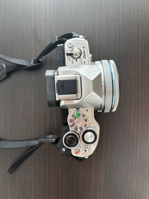 Aparat Olympus OM-D E-M10 Mark IV + Obiektyw M.Zuiko Digital 14-42mm