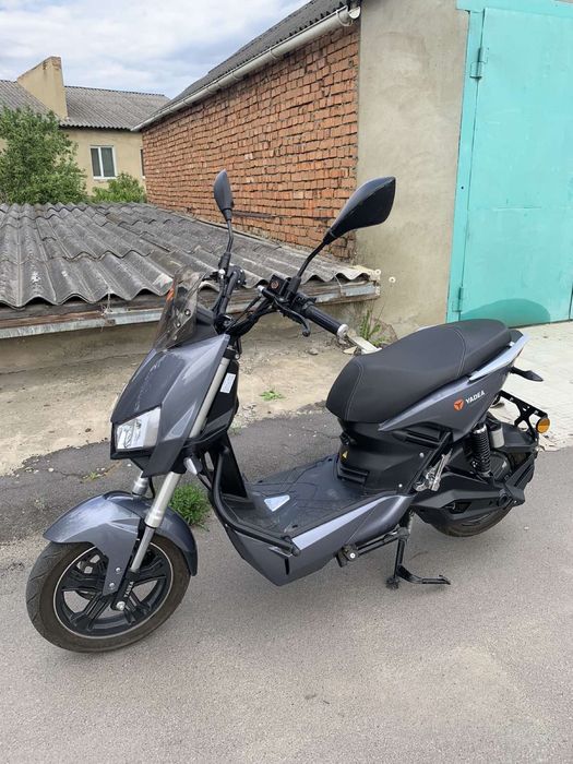 Електричний скутер YADEA