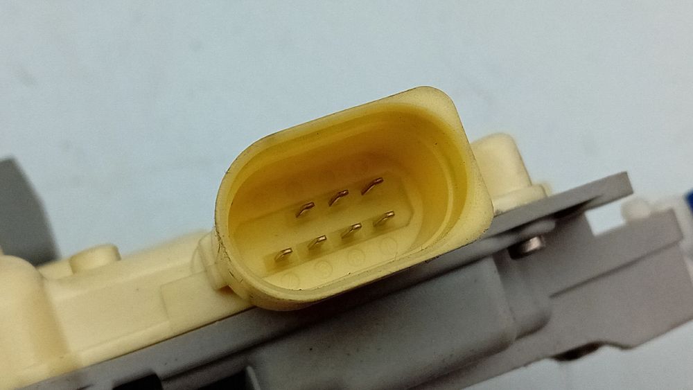 Fechadura / fecho porta trás direito VOLKSWAGEN Tiguan (5N)