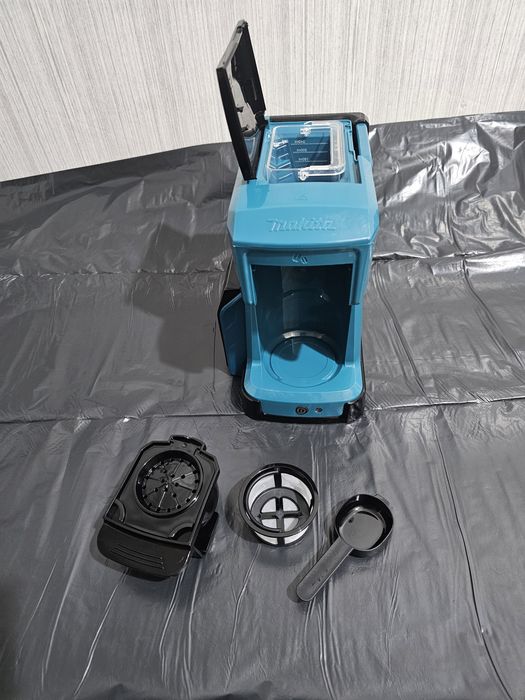 Кавоварка Makita DCM501