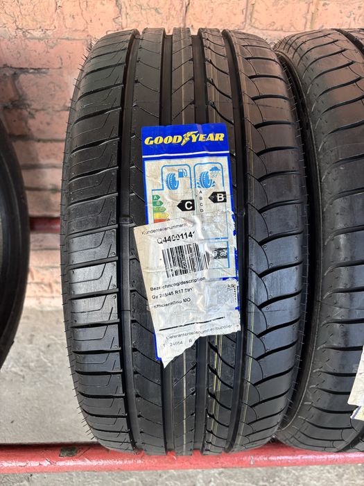 Пара Літніх шин 245/45R17 Good Year