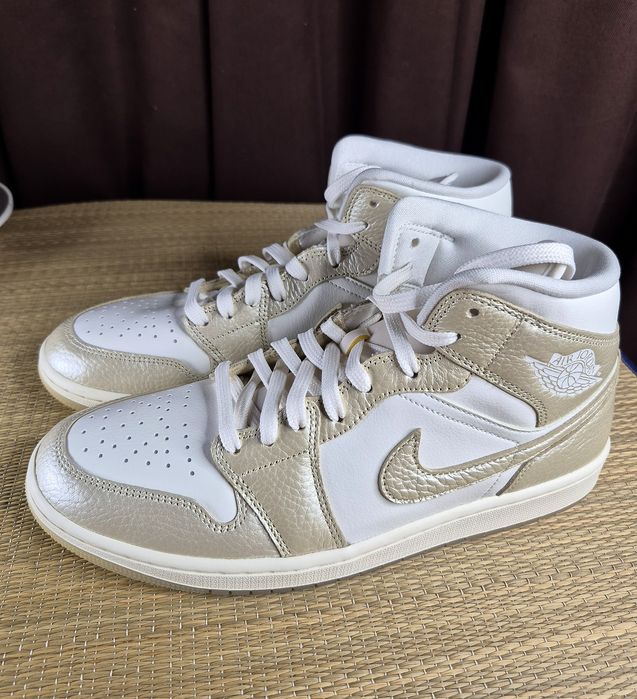 Оригінал 100%Чоловічі кросівки Nike Air Jordan 1 Mid SE Metallic Team Gold(Розміри:42,5-27,5см  43-28см  44-28,5см і 44,5-29см)