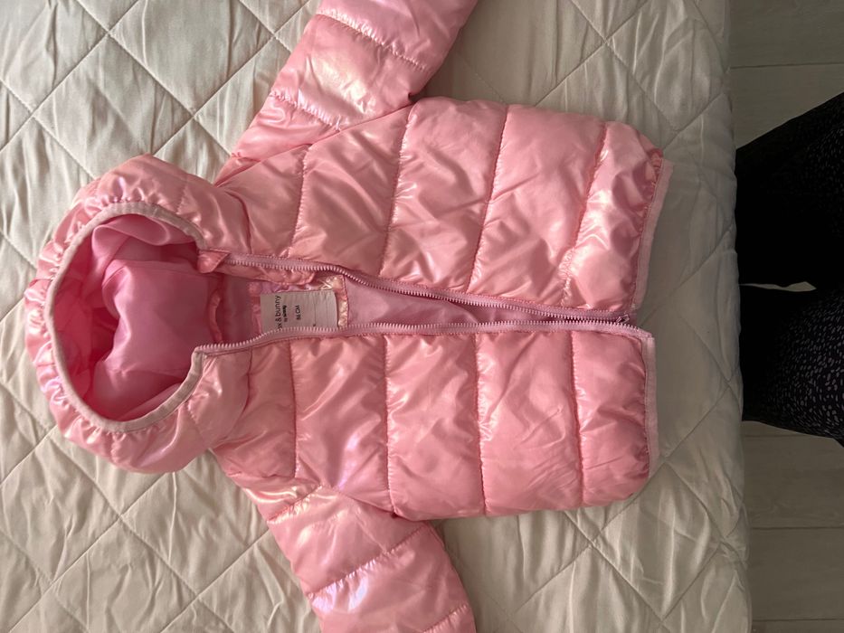 Куртки для дівчинки весна! Розмір 80/86. Стан хороший .