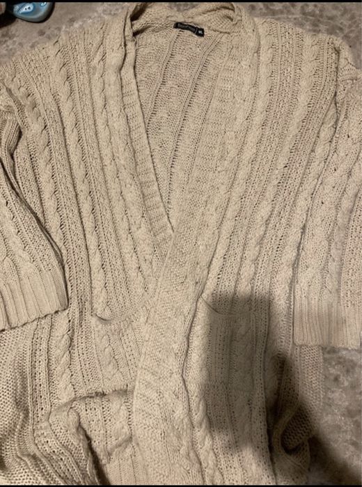 Sweter bezowy warkoczyki