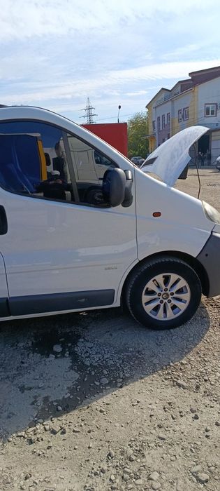 Мікроавтобус Opel Vivaro